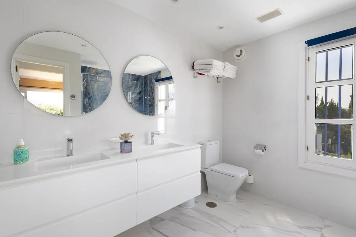 Casa Del Sol Villa By Hostlovers Marbella